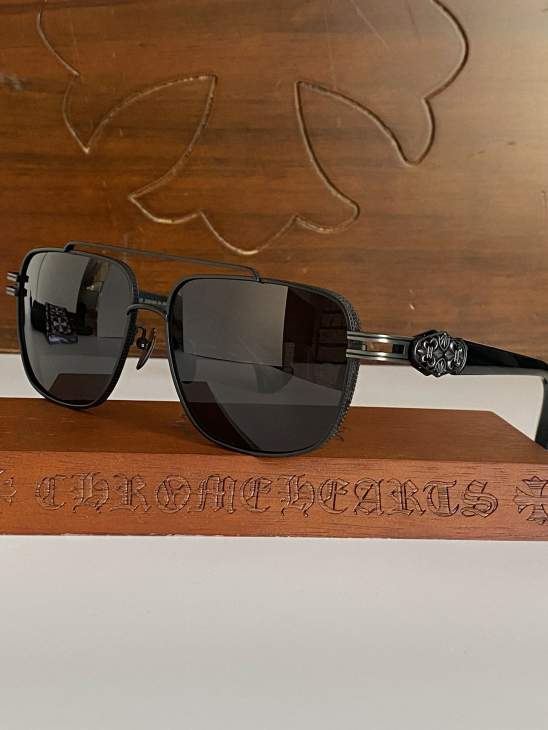 Picture of Chrome Hearts Sunglasses _SKUfw73376680fw